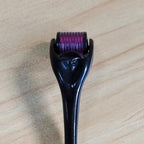 Exclusive 540 Microneedle Roller Beauty — Black purple — Size 0.25mm — Back View
