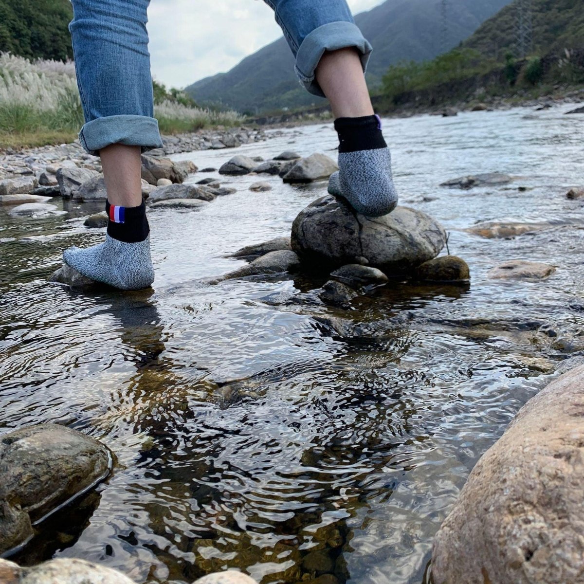 Exclusive Anti-Cut Protective Socks: Ultimate Foot Protection — 2pcs Grey red — Alternate View 11