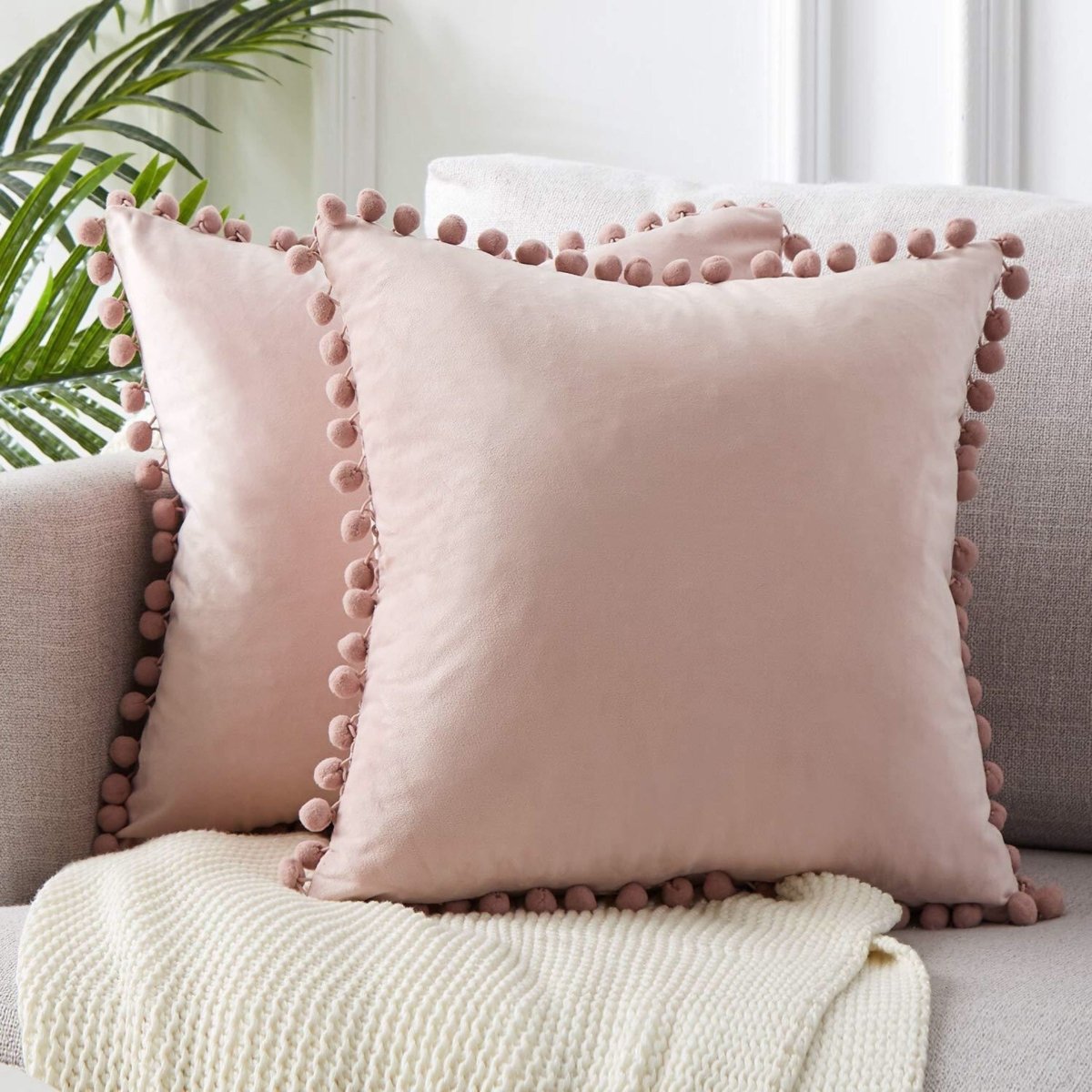 Exclusive Ball Lace Pillow | Decorative Elegance & Comfort — White — Size 40x40xm — Detail View
