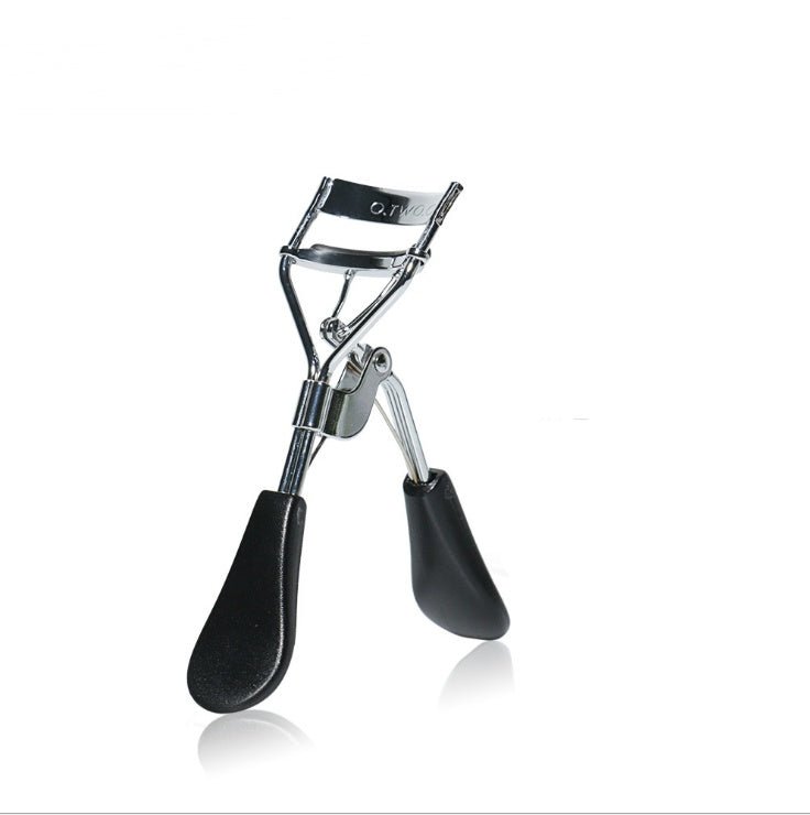 Exclusive Beauty Wide Angle Eyelash Curler — Silver — Detail View