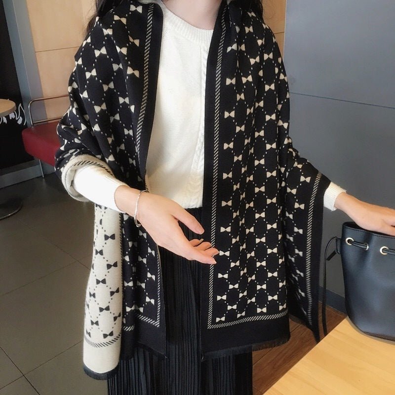 Exclusive Reversible Bow Scarf - Trendy Style — Black Rice Yellow — Size 190x65cm — Side View