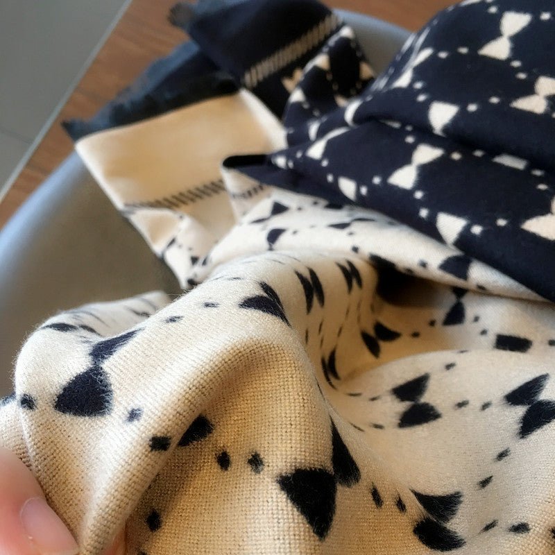 Exclusive Reversible Bow Scarf - Trendy Style — Black Rice Yellow — Size 190x65cm — Top View
