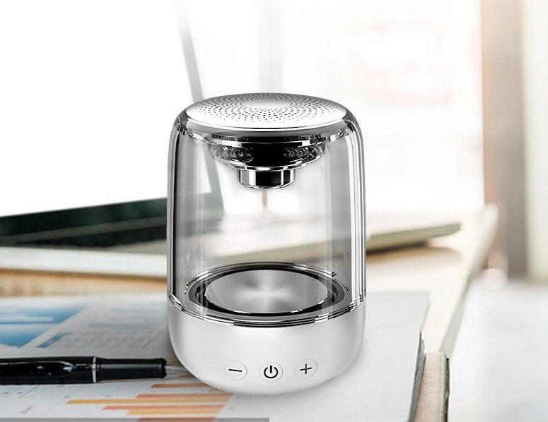 Exclusive C7 wireless speaker — Black — Size Standard — Lifestyle View