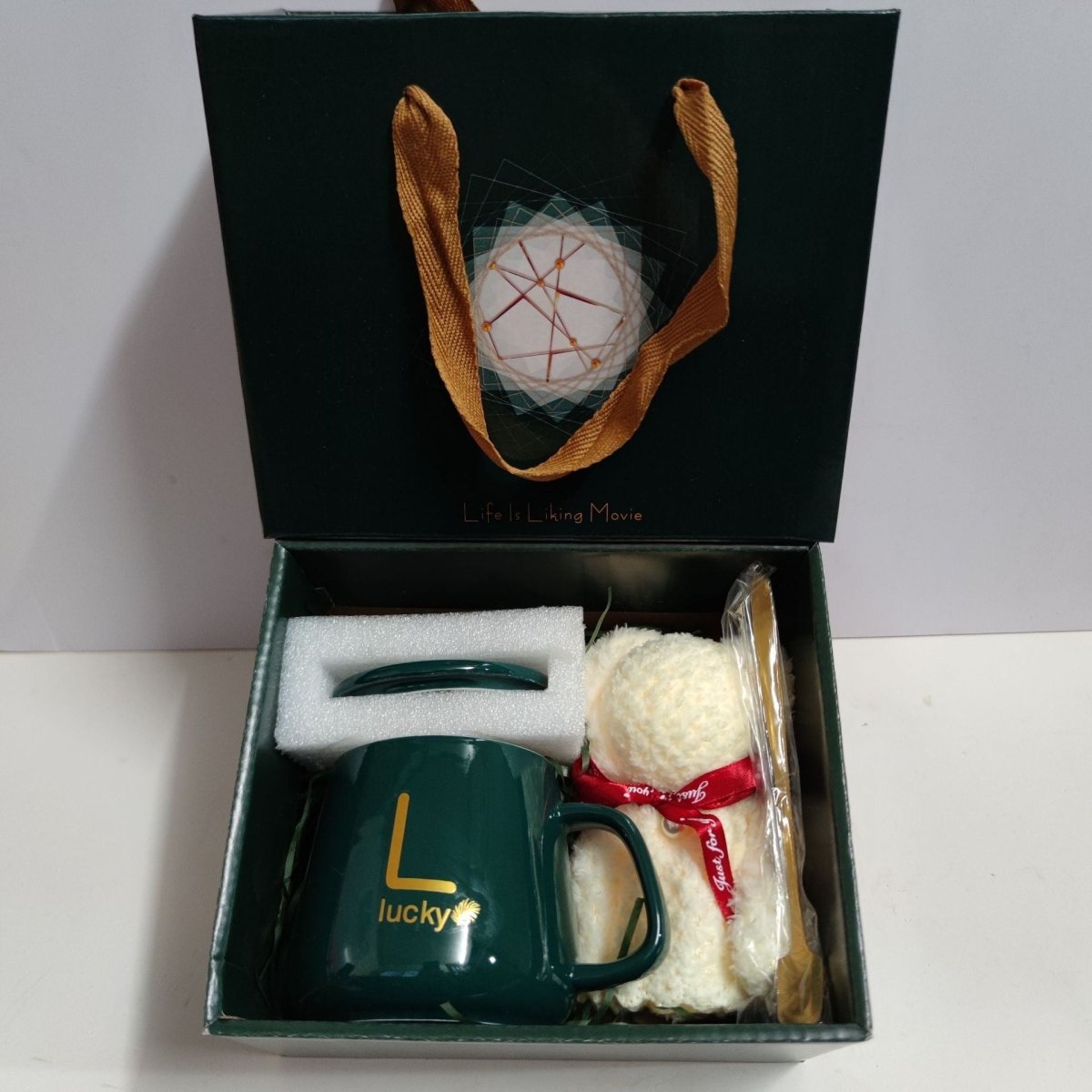 Exclusive Ceramic Cup Gift Box | Elegant & Practical Gift Set — Towel Bear Dark Green Suit — Size 375ml — Detail View