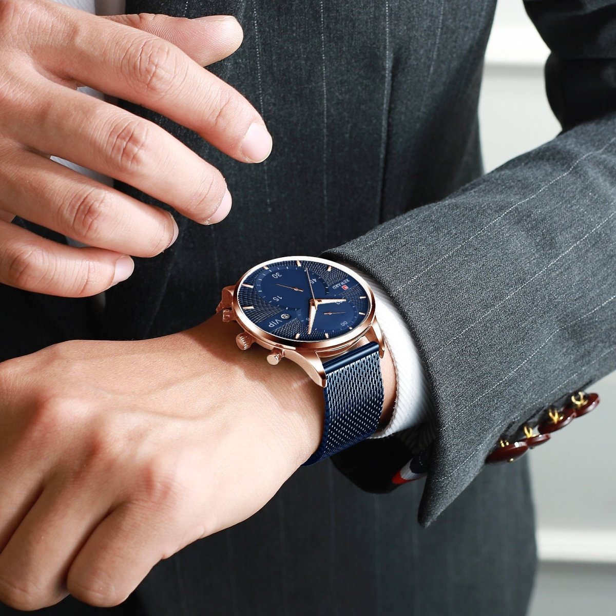 Exclusive Waterproof Quartz Watch — Gold — Front View