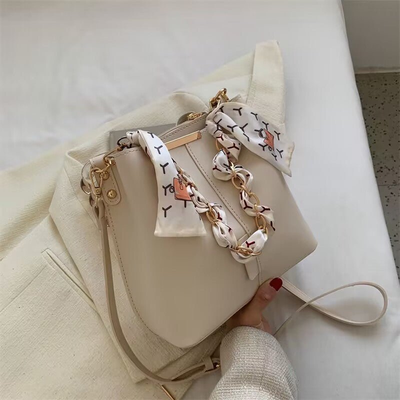 Exclusive New Autumn And Winter Women's Crossbody Fashion Bag — White — Side View