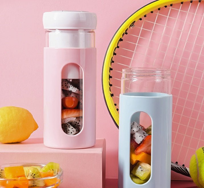 Exclusive Compact Juicer for Fresh Fruit Drinks — Blue — Size USB — Lifestyle View