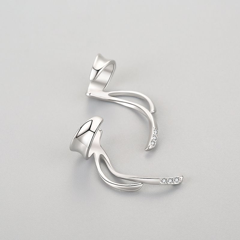 Exclusive Premium Sense No Piercing Ear Clips — Silver — Detail View