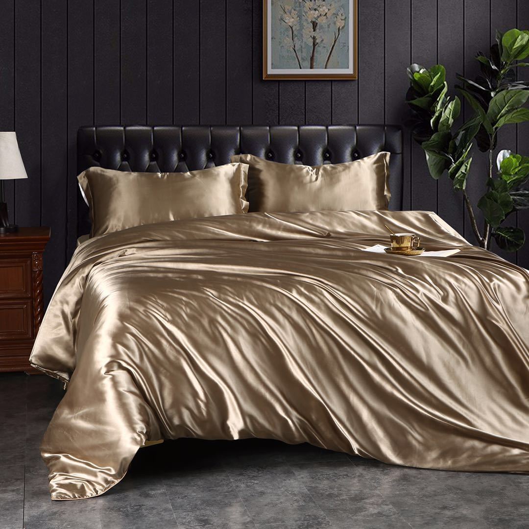 Exclusive Four-piece Mulberry Silk Bed Set — Golden — Size 150x200 — Side View