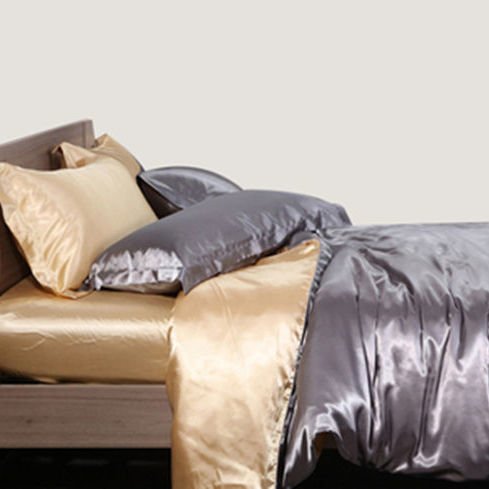 Exclusive Four-piece Mulberry Silk Bed Set — Golden — Size 150x200 — Front View