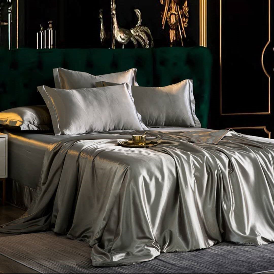 Exclusive Four-piece Mulberry Silk Bed Set — Golden — Size 150x200 — Lifestyle View
