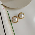Exclusive Shell Pearl Ear Studs — Colorful Shell Ear Studs — Size 18K Gold C552 — Alternate View 8