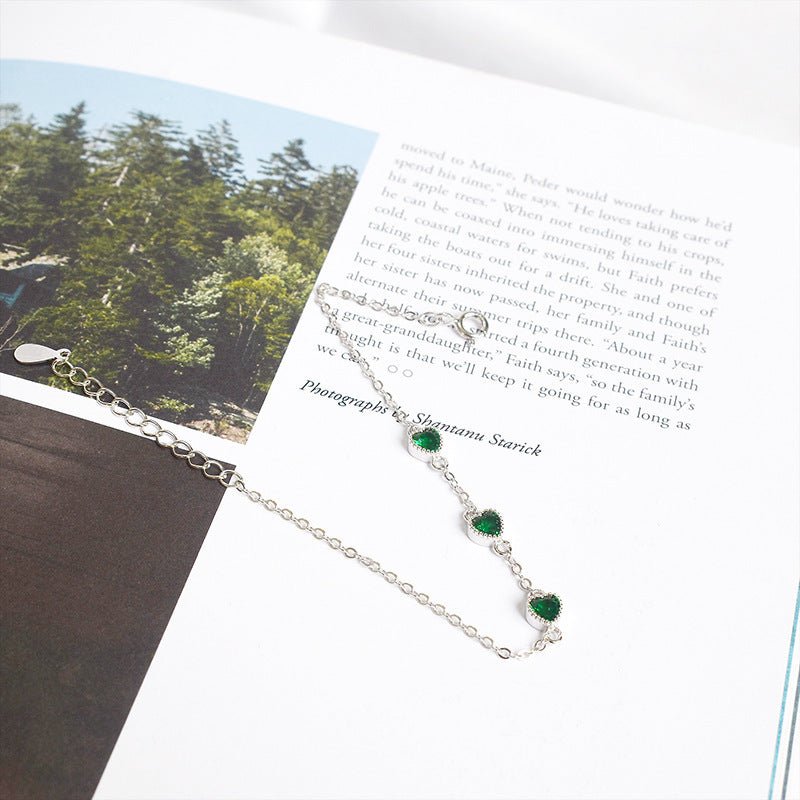 Exclusive Three Lovely Emerald Gemstone Bracelet — Bracelet White — Size 925 Silver — Detail View